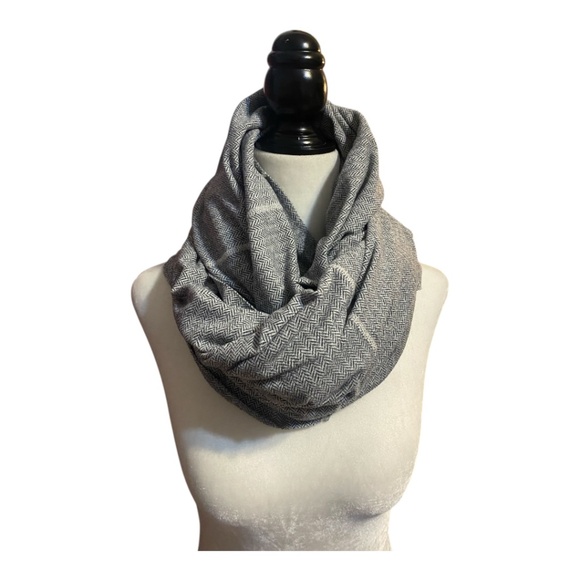 Lululemon Chevron print vinyasa convertible scarf. One size - Picture 13 of 16